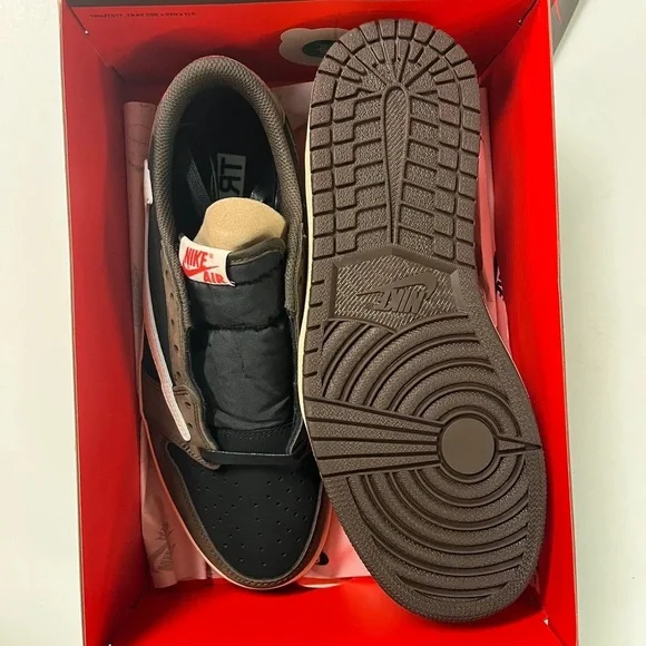 Jordan 1 Retro Low OG SP Travis Scott Mocha - Picture 4 of 5